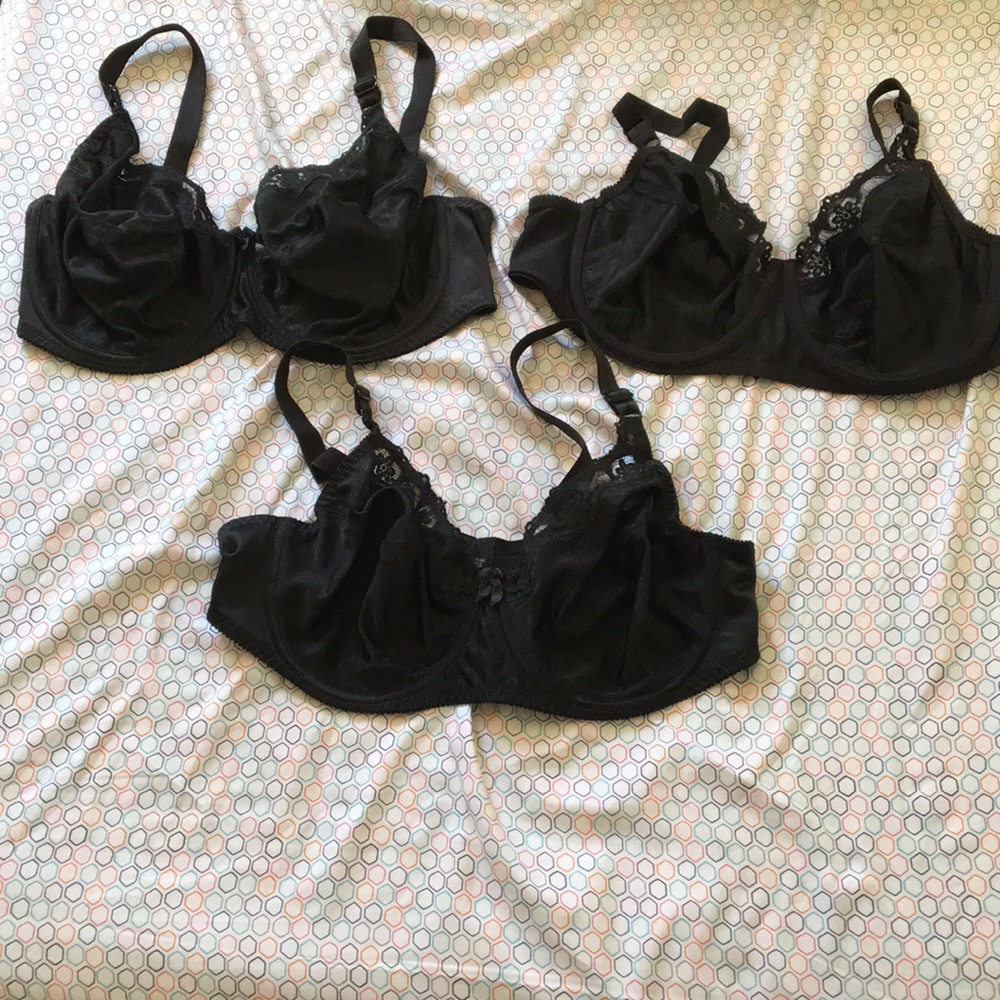 Black bra(s) with lace trim